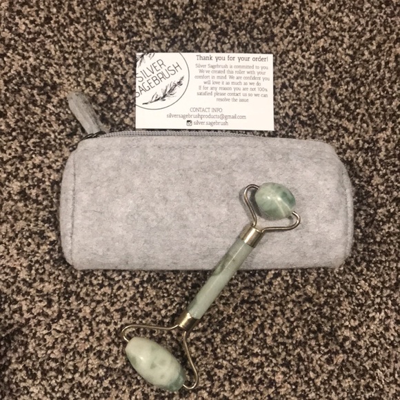 Facial Roller - Picture 1 of 9